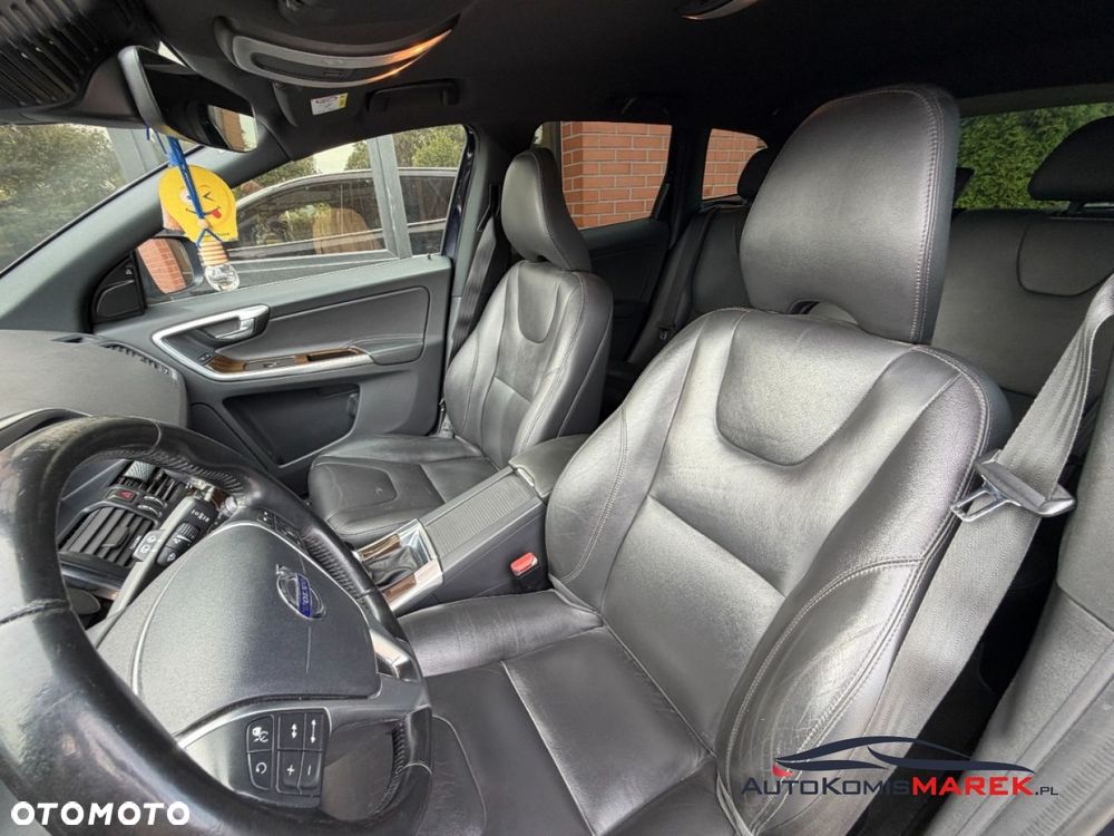 Volvo XC 60 D4 AWD Momentum - 22