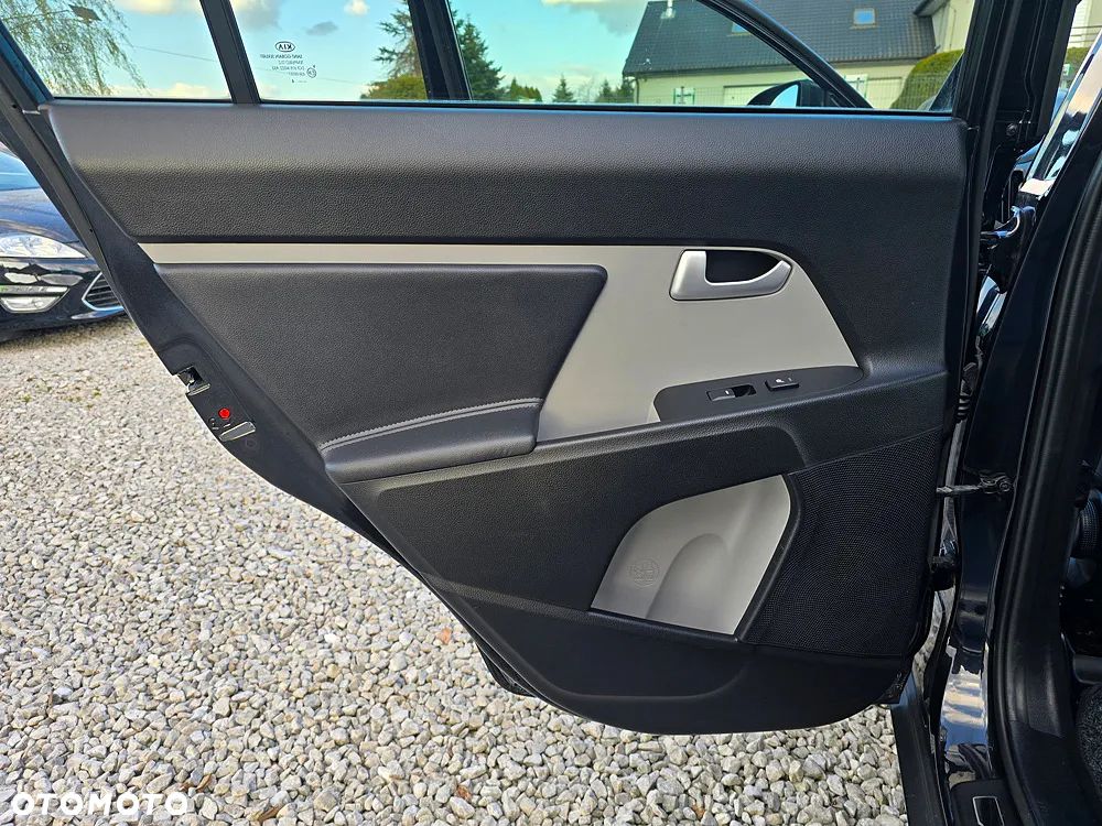 Kia Sportage 1.7 CRDI 2WD ISG Dream-Team Edition - 17