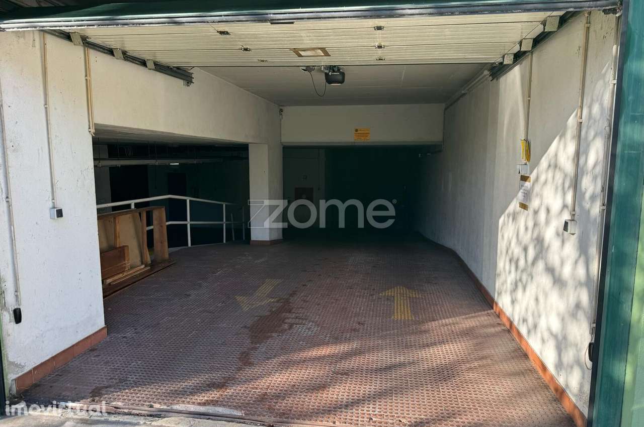 2 Lugares de Estacionamento na R. Robalo Gouveia, 2 Olaias, Areeiro - Grande imagem: 3/9