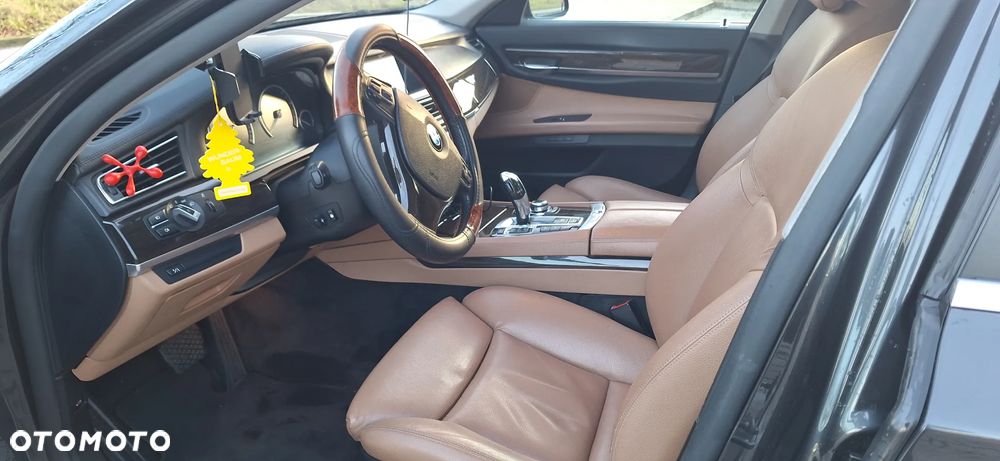 BMW Seria 7 750i L xDrive - 16