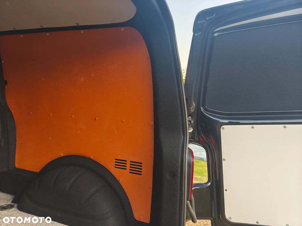 Volkswagen Transporter - 32