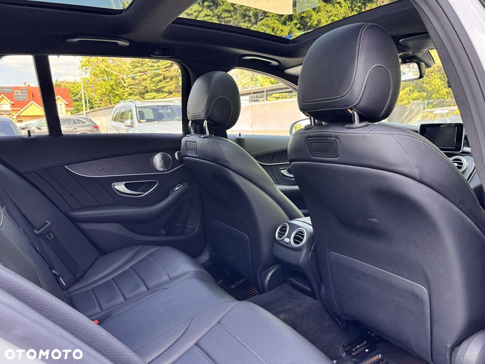 Mercedes-Benz Klasa C 200 4-Matic 9G-TRONIC - 26
