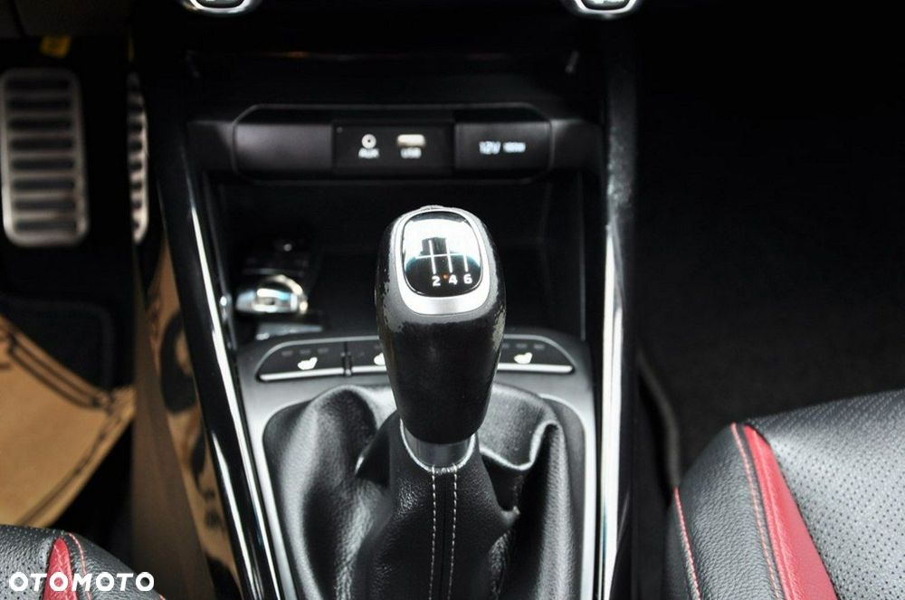 Kia Rio 1.0 T-GDI 120 Platinum Edition - 36