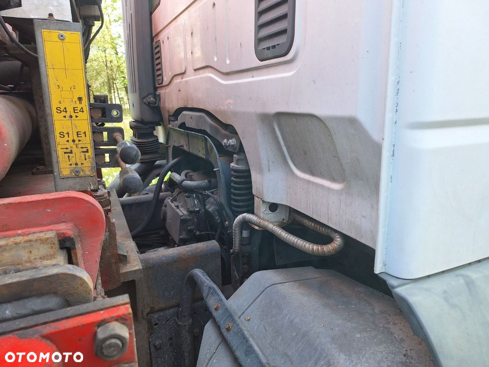 Iveco Trakker 310 6X4 + Hr Fassi F 220 - 31