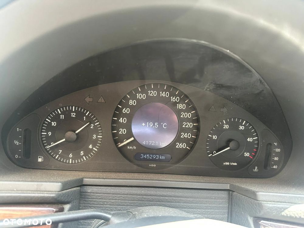 Mercedes-Benz Klasa E 220 CDI Classic - 3