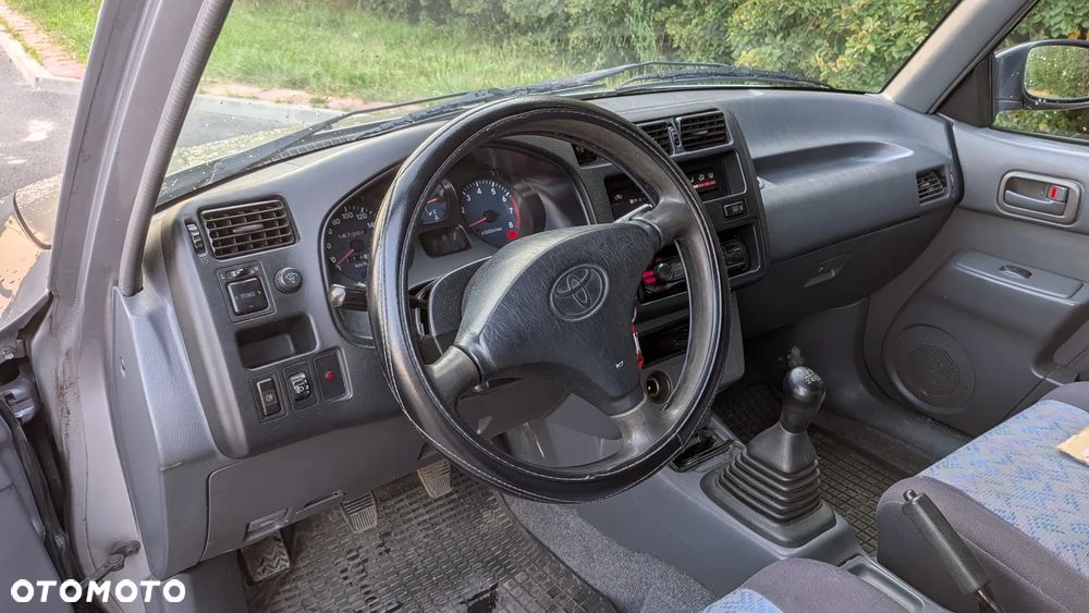 Toyota RAV4 2.0 - 23
