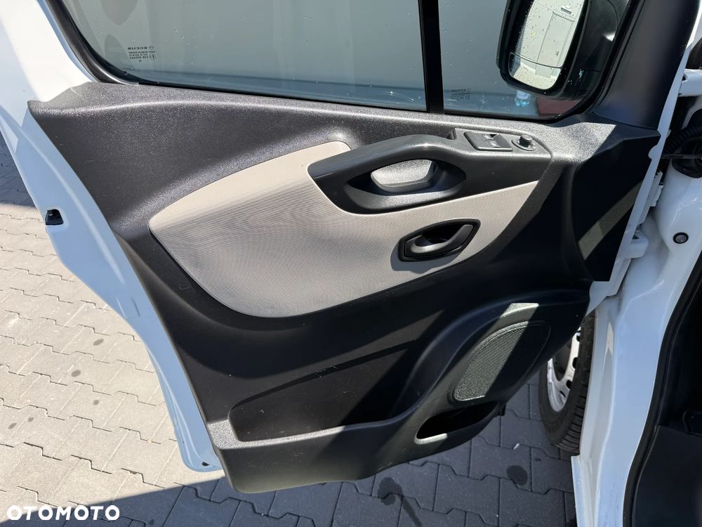 Renault Trafic - 10