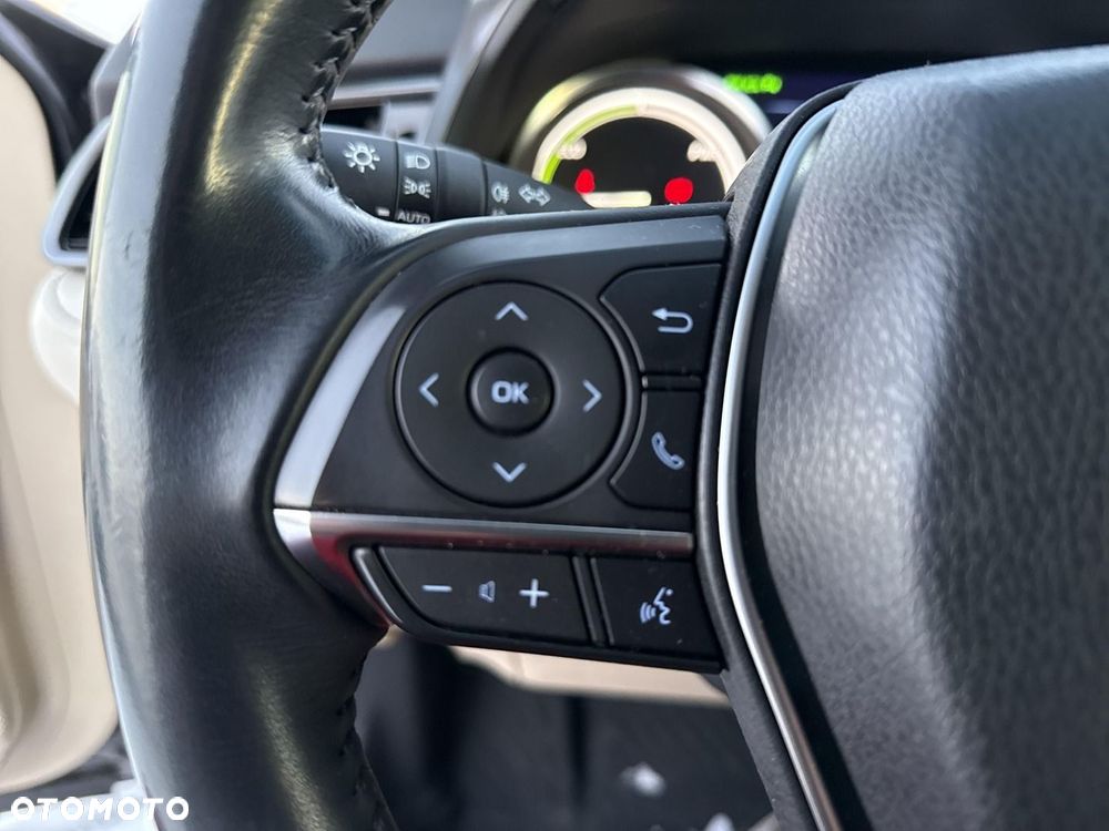 Toyota Camry 2.5 Hybrid Executive CVT - 17