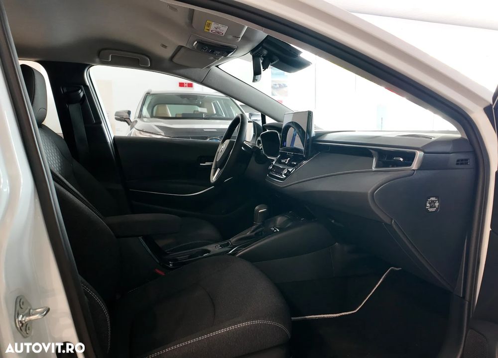 Toyota Corolla 1.8 HSD Business - 11