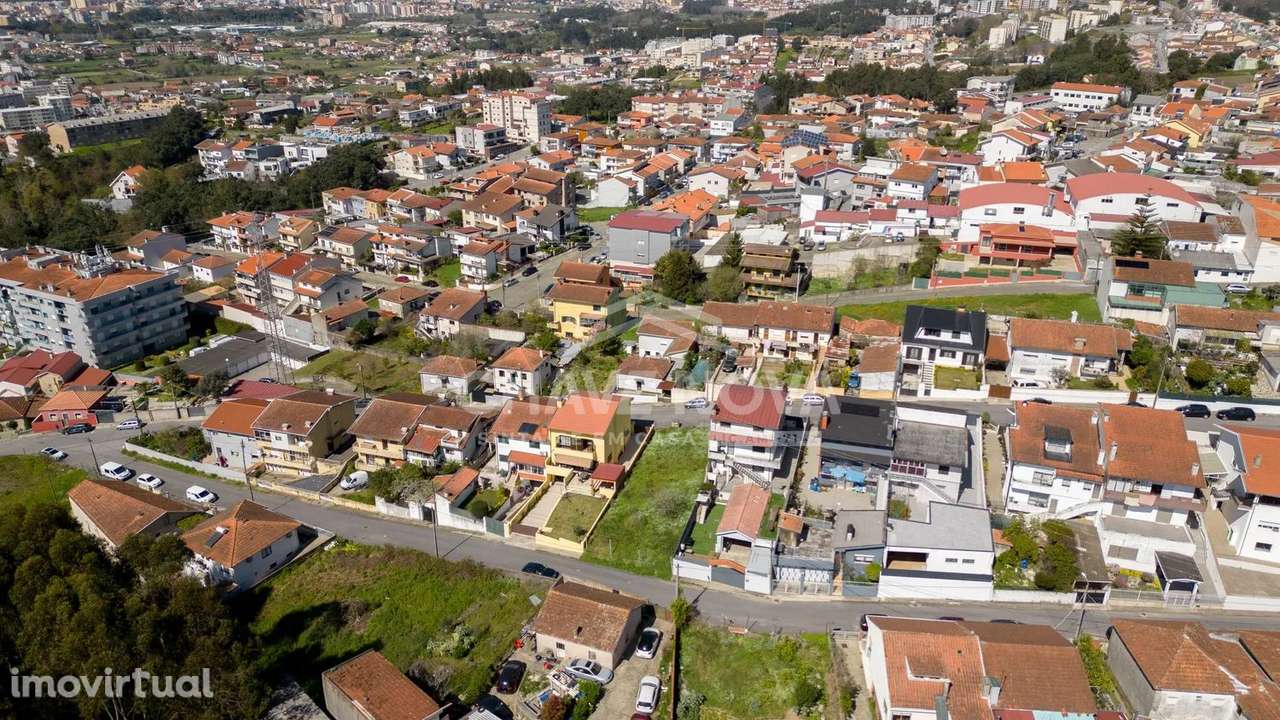 Terreno Urbano, com 325m2, em Gondomar - Grande imagem: 4/6