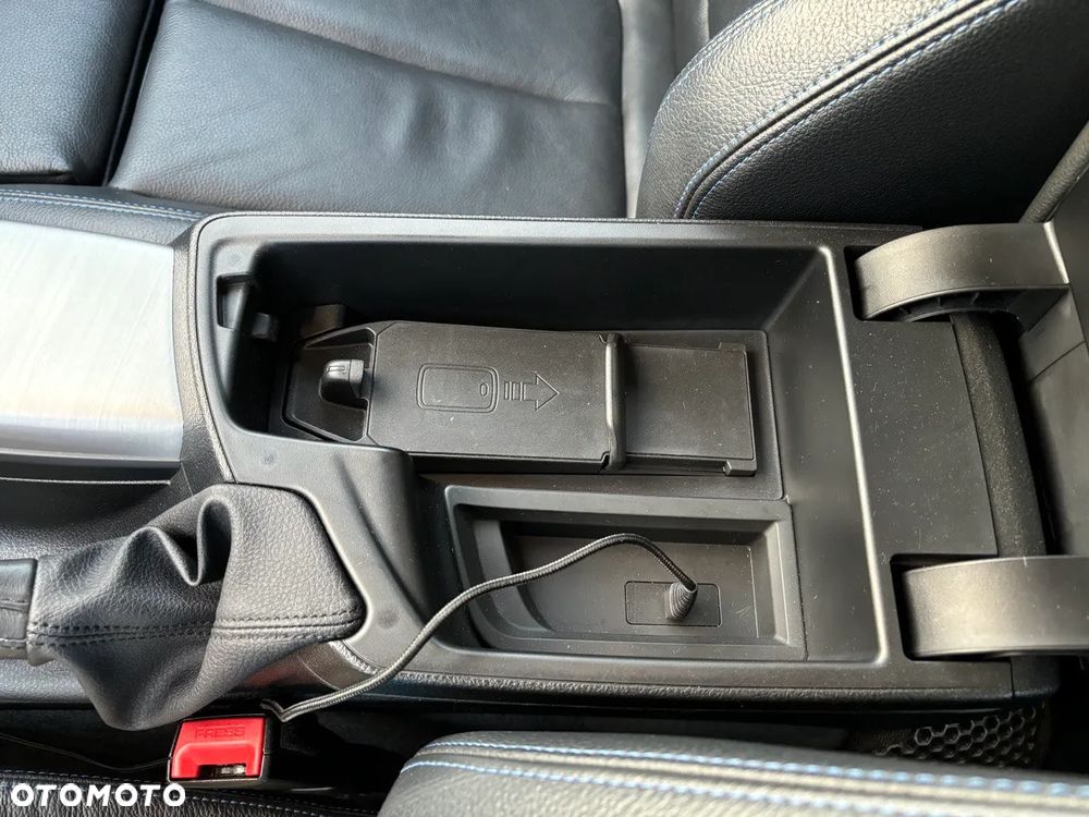 BMW Seria 1 M140i xDrive Shadow sport - 21