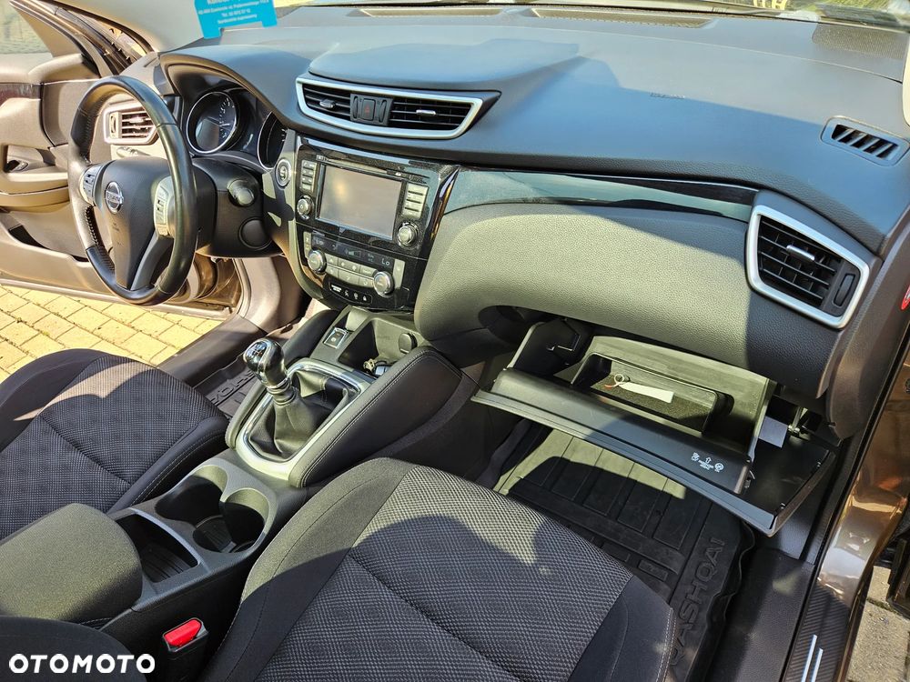 Nissan Qashqai 1.2 DIG-T N-Connecta EU6 - 33