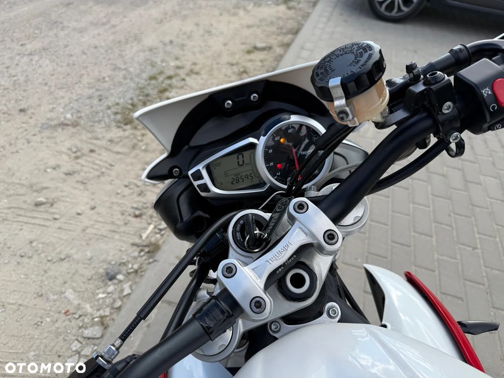 Triumph Street Triple - 14