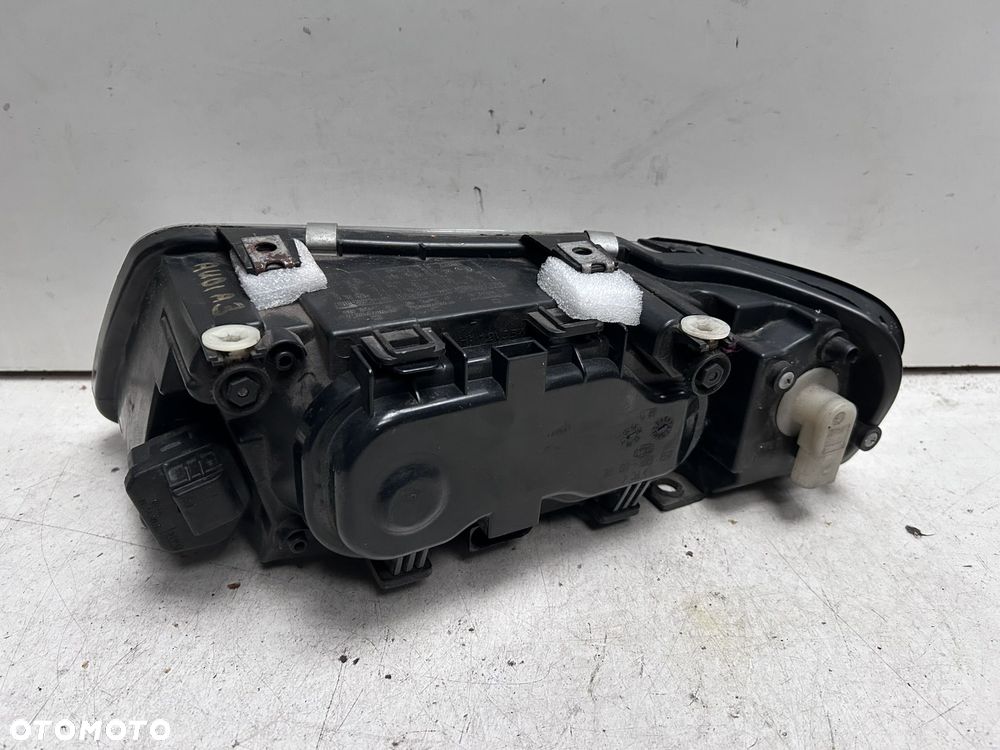 Reflektor prawy Audi A3 8L - 2