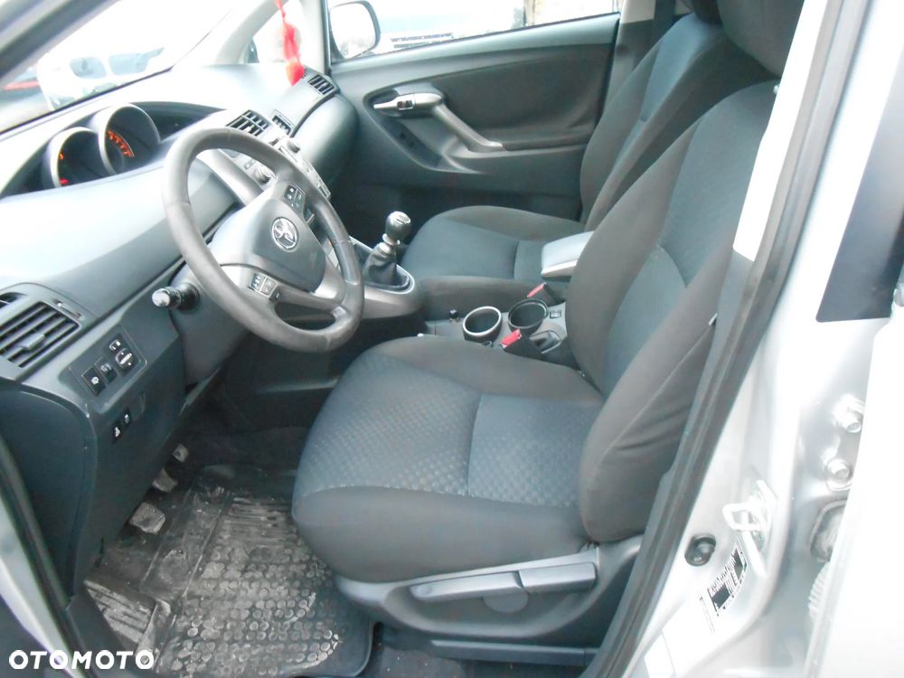 Toyota Verso 2.0 D-4D 2010 7os - 11