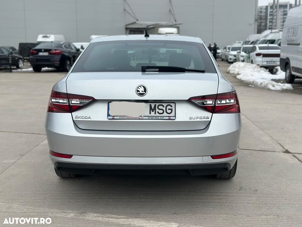Skoda Superb 2.0 TDI DSG Style - 4