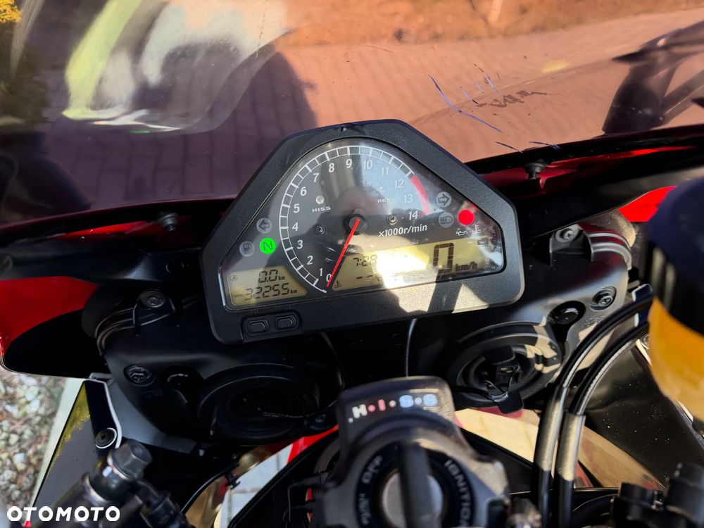 Honda CBR - 23