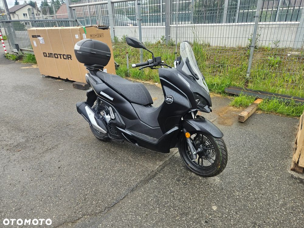 QJMOTOR MTX 125 - 1