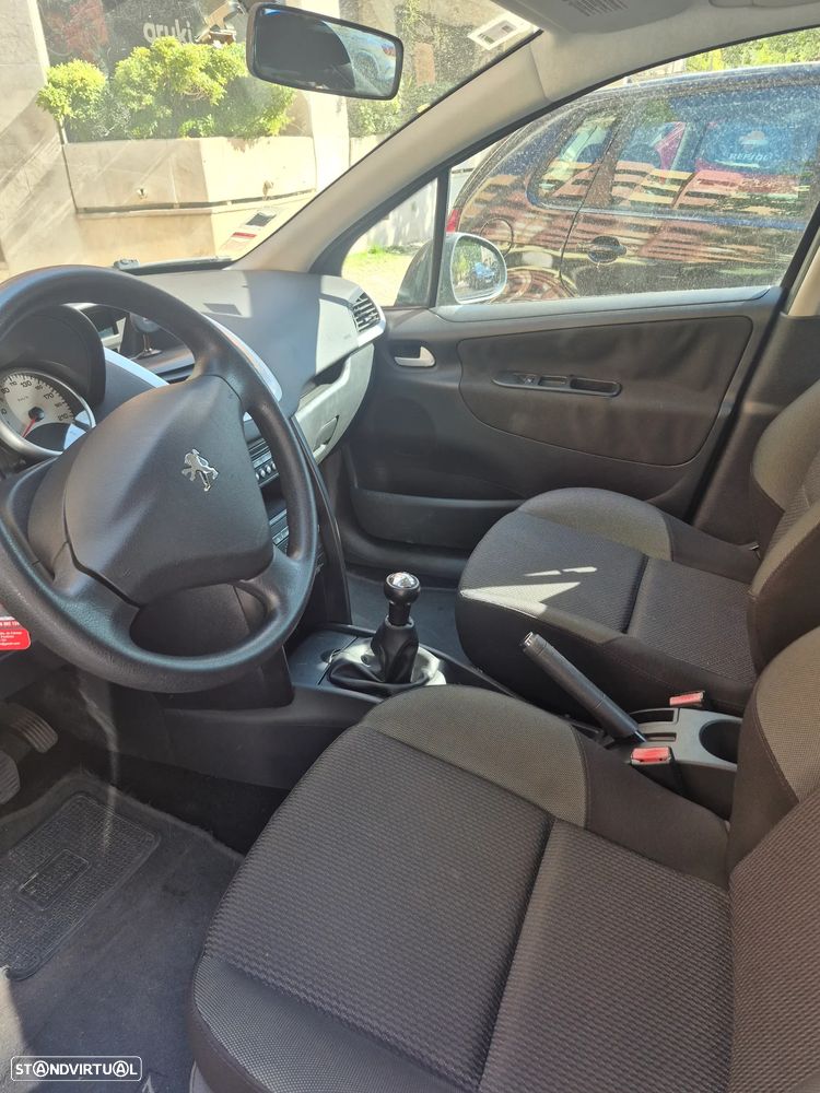 Peugeot 207 1.4 16V SE Millesim 200 Anos - 9