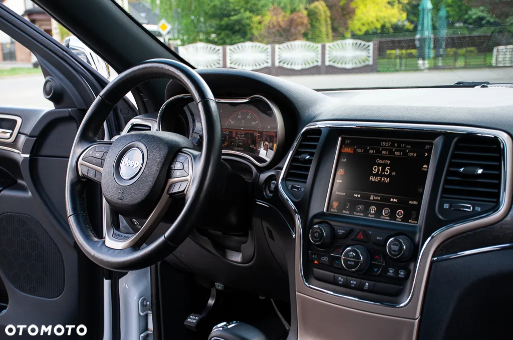 Jeep Grand Cherokee - 19