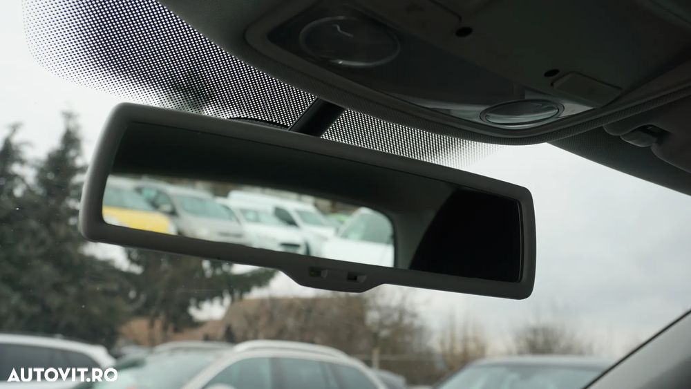 Volkswagen Golf 1.6 TDI DPF BlueMotion Technology Team - 28