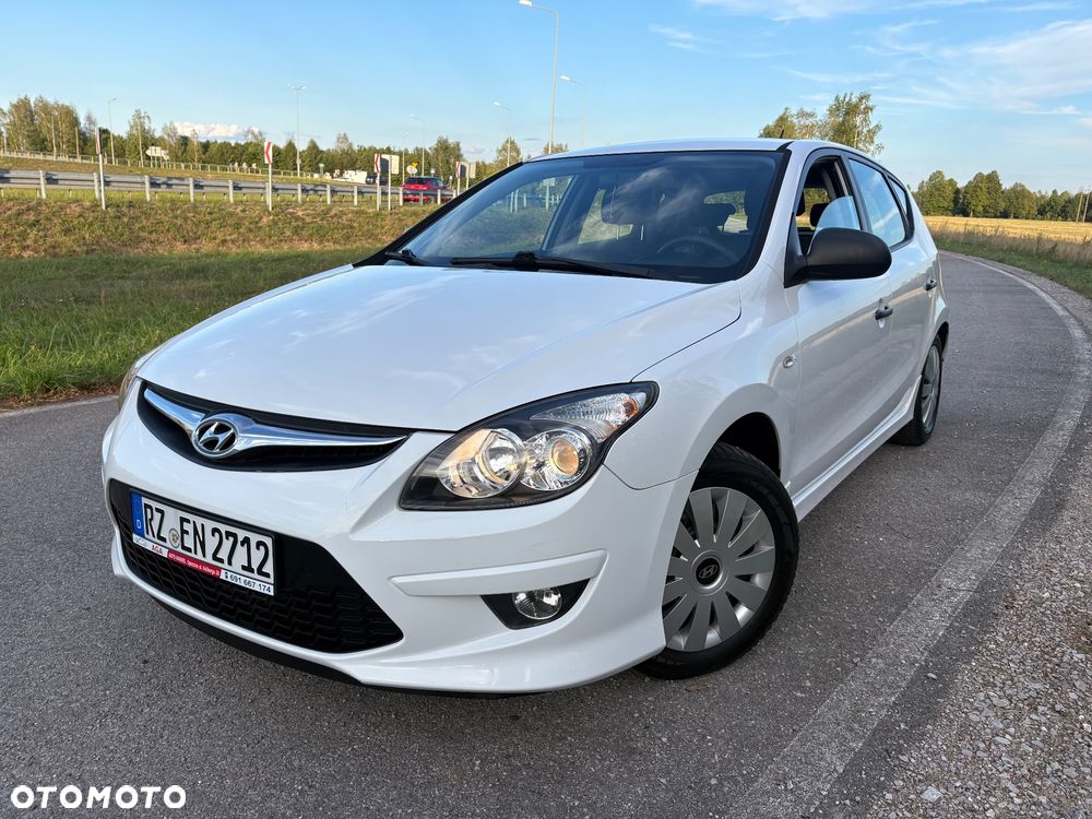 Hyundai i30 1.4 Base + - 1