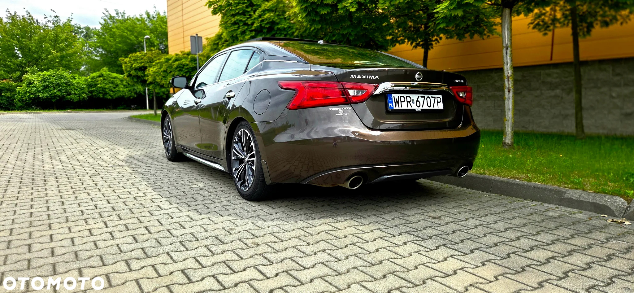 Nissan Maxima - 10