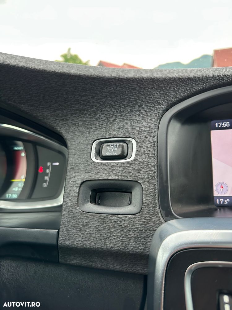 Volvo V60 D6 Plug-In-Hybrid AWD Geartronic Summum - 17