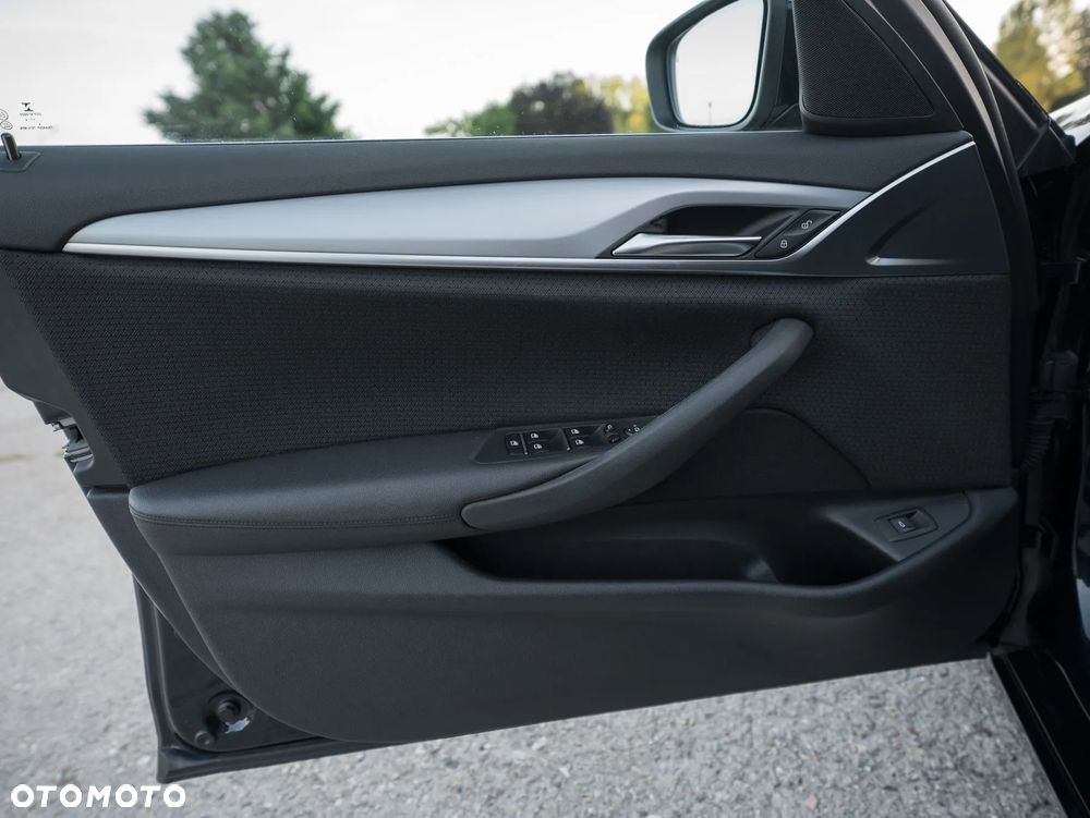BMW Seria 5 - 26