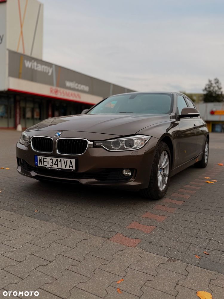 BMW 320I 2015 photo 4