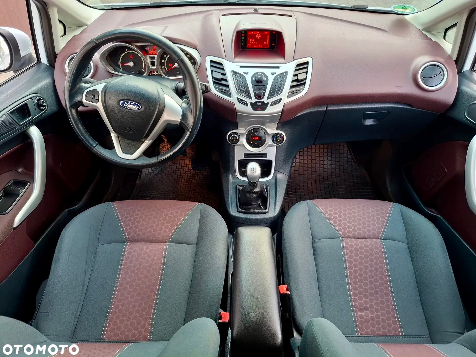 Ford Fiesta 1.4 Titanium - 12