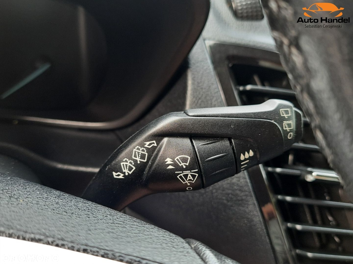 Ford Tourneo Connect Grand - 29