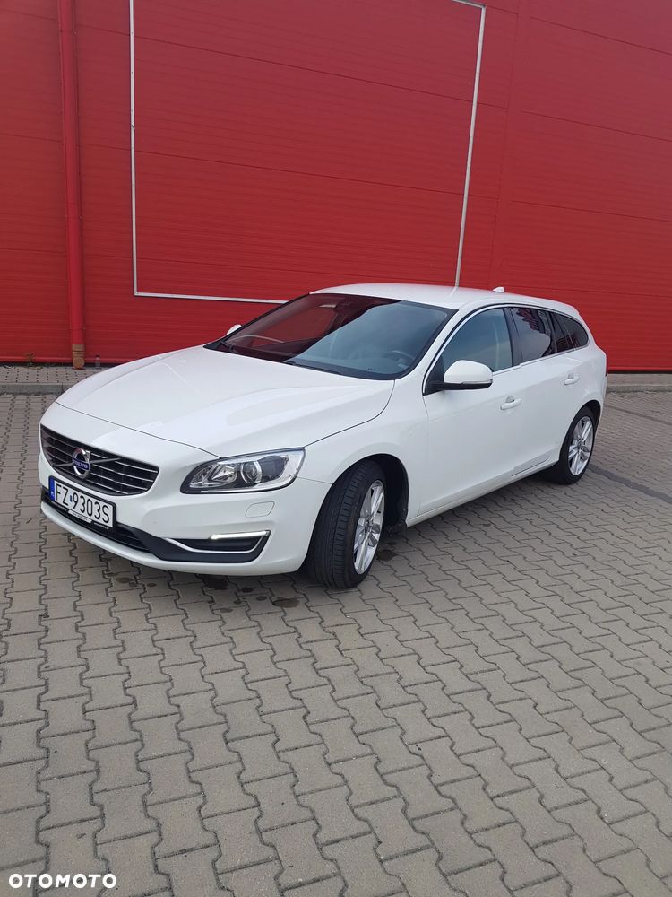 Volvo V60 D3 Momentum - 1