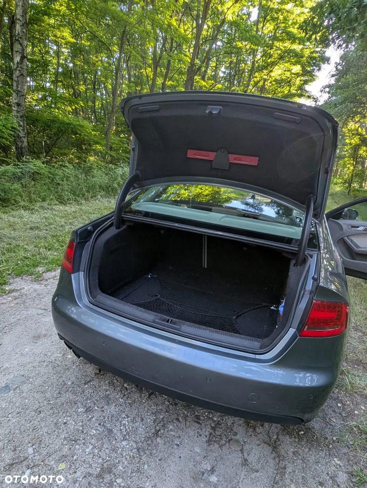 Audi A4 Limousine - 4