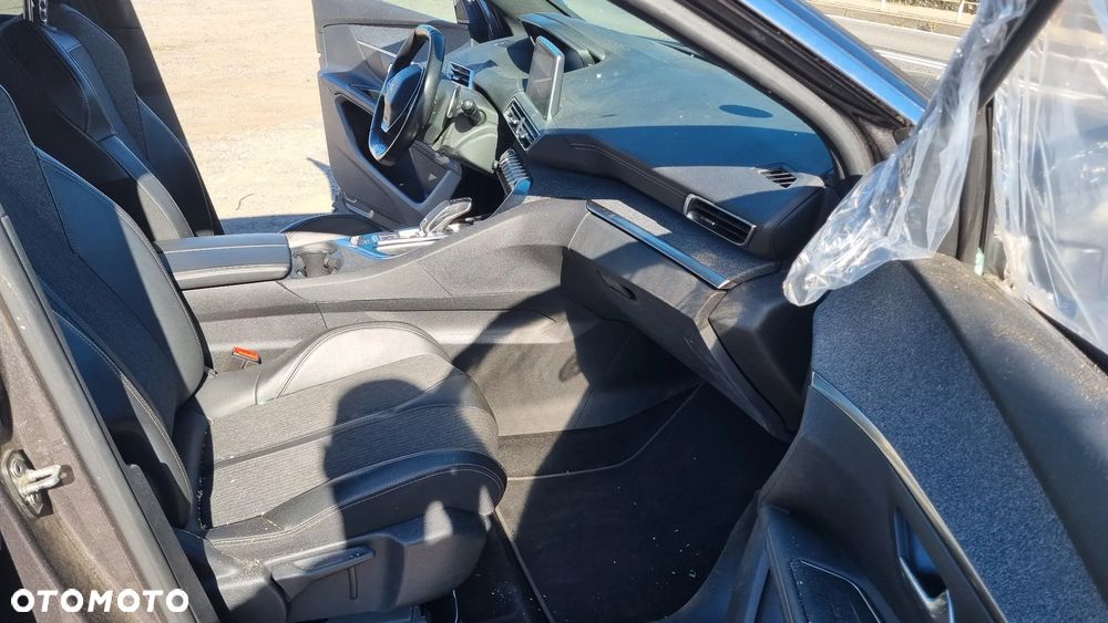 Peugeot 5008 1.6 PureTech GT Line S&S EAT8 - 30