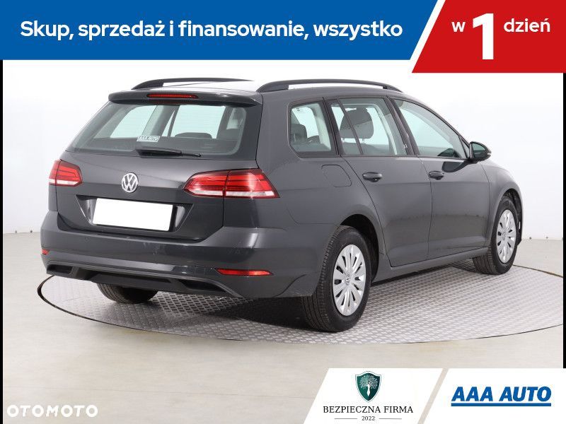 Volkswagen Golf - 6