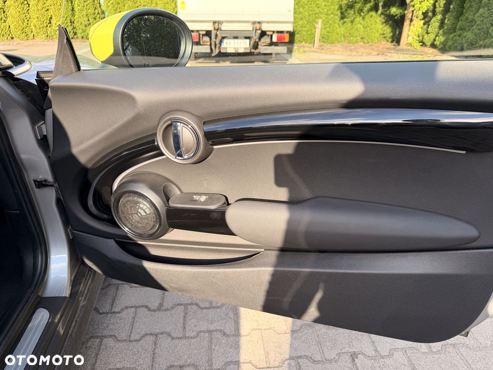 MINI Cooper SE Essential Trim - 18