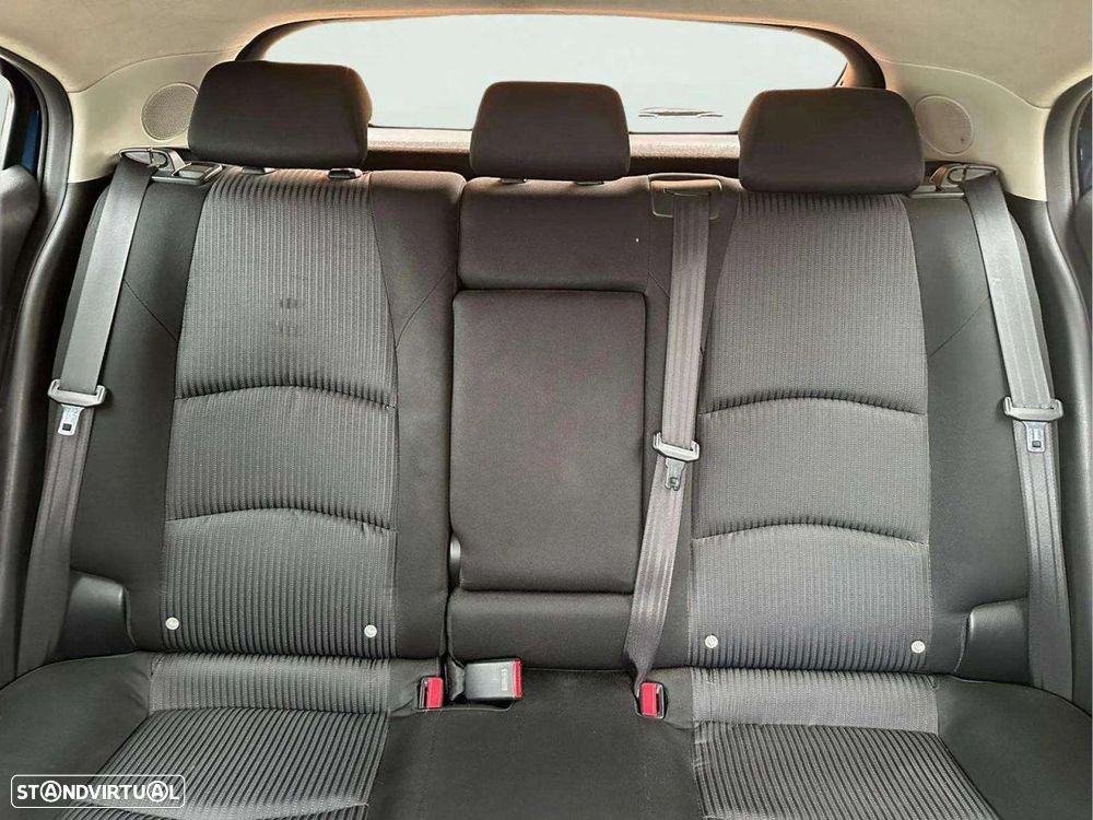 Mazda 3 1.5 Sky-D Excellence Navi - 19