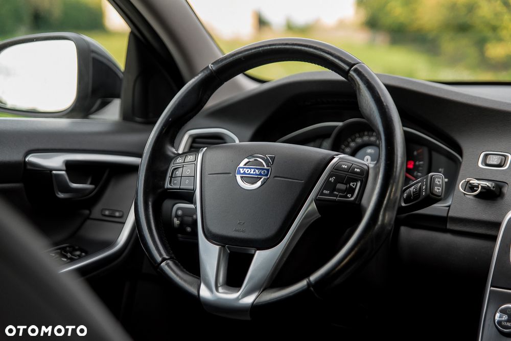 Volvo V60 D4 Summum - 17