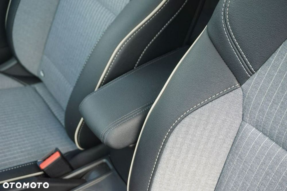 Renault Clio 1.6 E-TECH Techno - 26