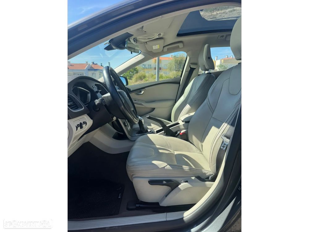Volvo V40 1.6 D2 Summum - 18