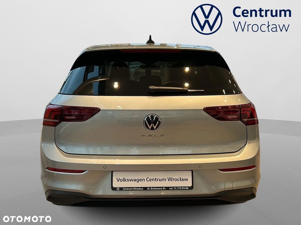 Volkswagen Golf - 8