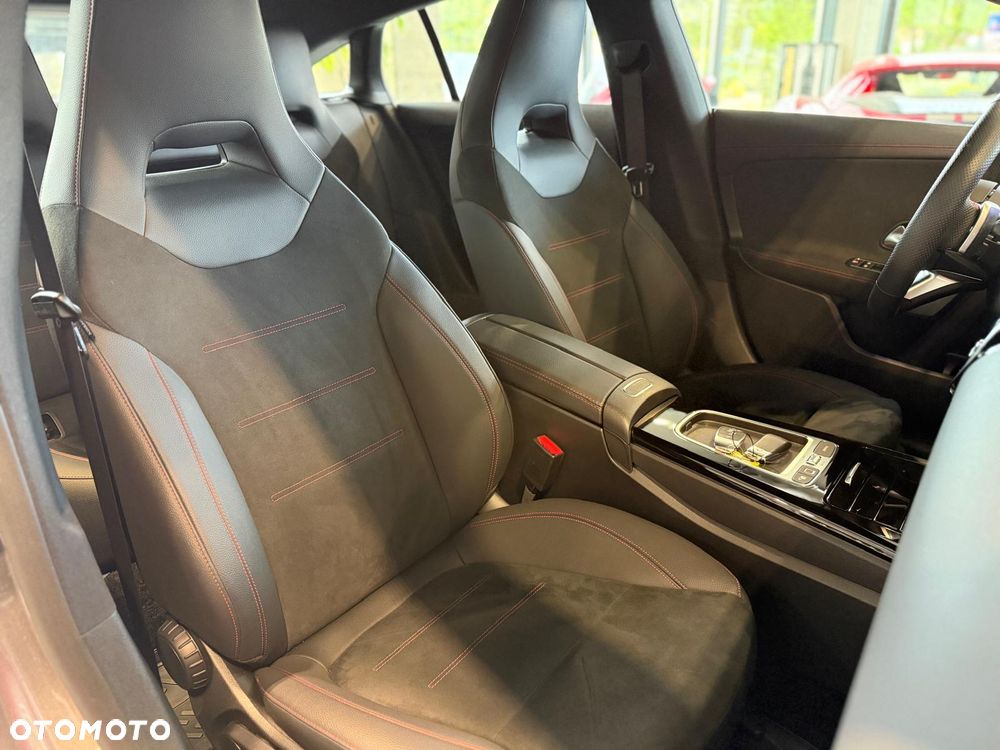 Mercedes-Benz CLA 180 7G-DCT Edition AMG Line - 11