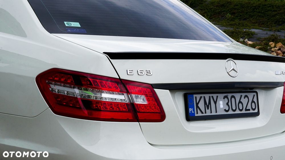 Mercedes-Benz Klasa E 63 AMG - 12
