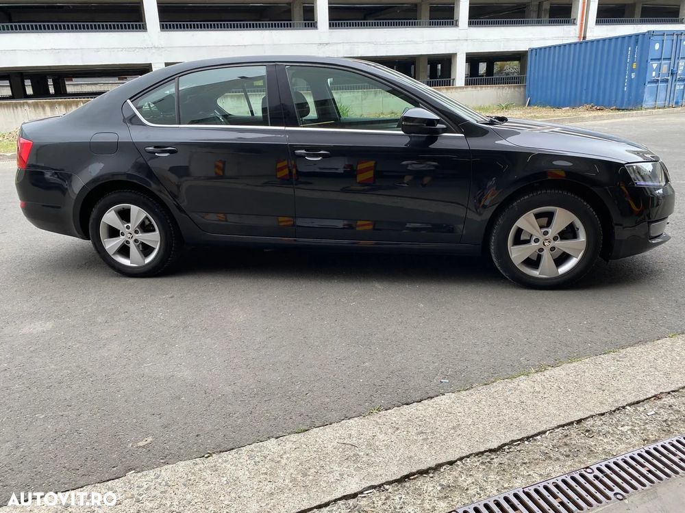 Skoda Octavia 1.6 TDI DSG Ambition - 5