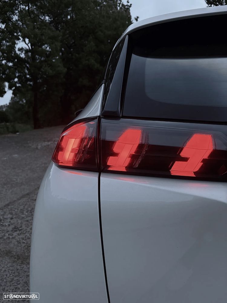 Peugeot e-2008 Allure Pack - 9