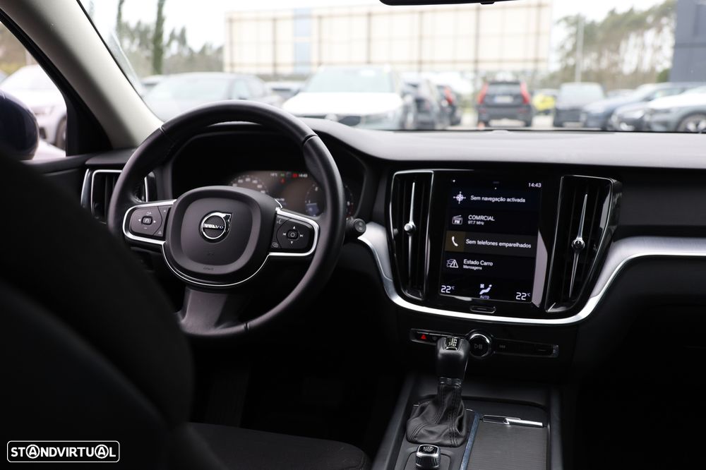 Volvo V60 2.0 D3 Momentum Core Geartronic - 15