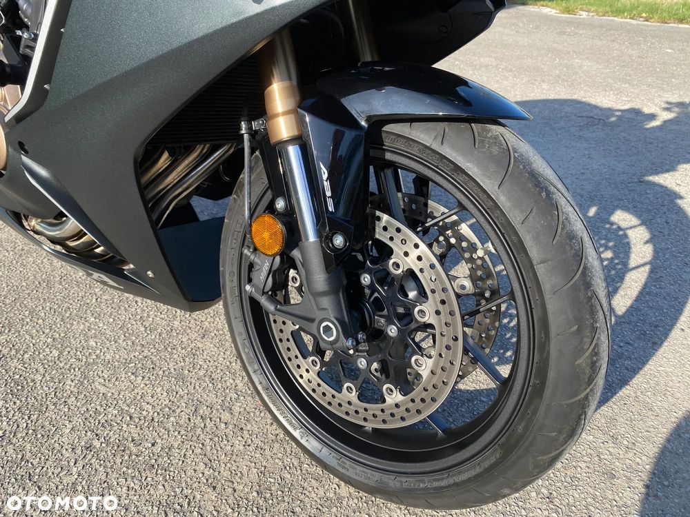Honda CBR - 11