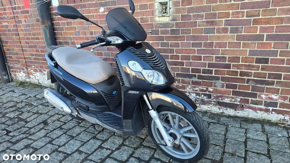 Piaggio Carnaby - 11