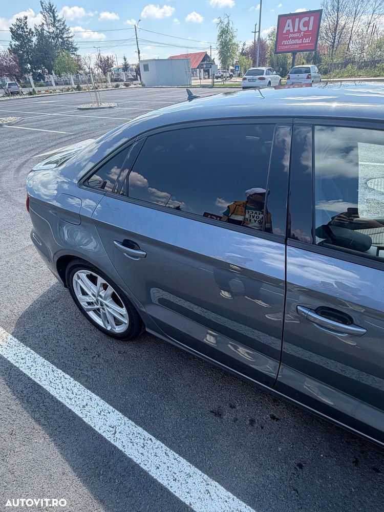 Audi A3 2.0 TDI clean Stronic Ambiente - 11